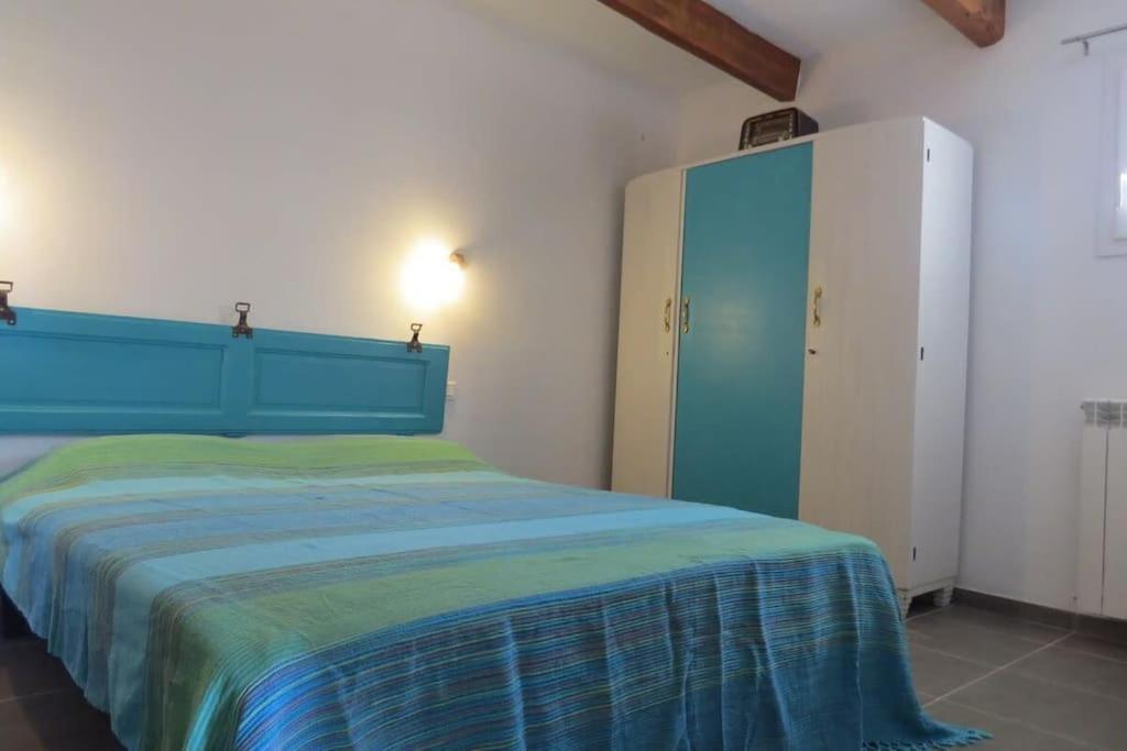 Вилла Les Tarraiettes Au Pied Du Luberon Лурмарин Экстерьер фото