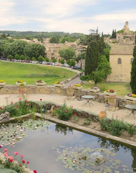 Вилла Les Tarraiettes Au Pied Du Luberon Лурмарин Экстерьер фото